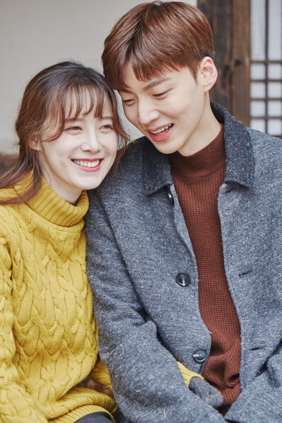 구혜선(왼쪽)은 남편 안재현과 tvN '신혼일기' 출연으로 이미지 변신에 성공했다. /CJ E&M 제공