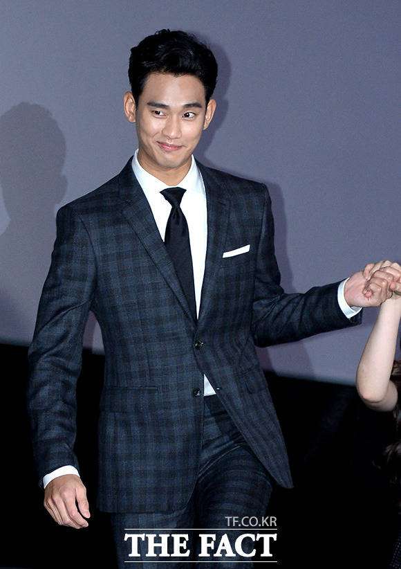 배우 김수현이 영화 '리얼'에 대해 \