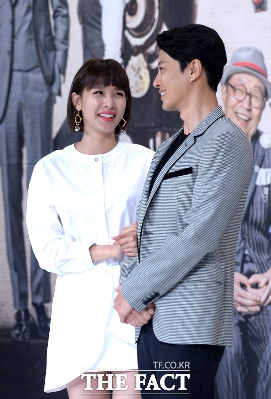 배우 조윤희와 이동건(오른쪽)은 KBS2 주말드라마 '월계수 양복점 신사들'에서 부부로 활약했다. /임세준 기자