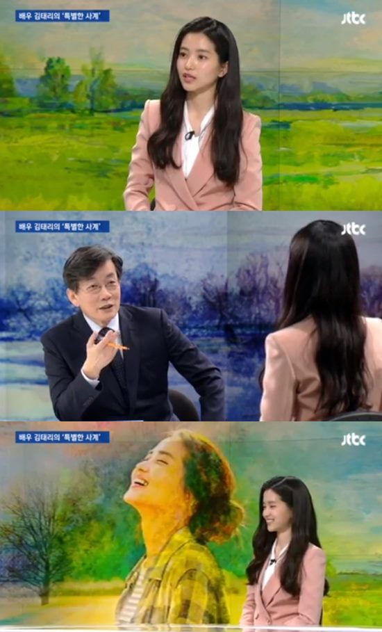 '뉴스룸' 김태리 출연. 김태리는 1일 방송된 종합 편성 채널 JTBC '뉴스룸' 문화초대석에 출연했다. /JTBC '뉴스룸' 방송 캡처