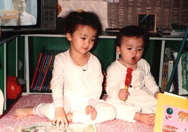 박하선은 자신의 인스타그램에 동생과 어린시절 함께 찍은 사진을 게재했다. /박하선 인스타그램