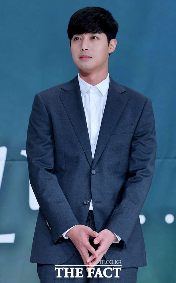 가수 겸 배우 김현중이 지난 24일 제주도에서 쓰러진 사람을 구한 선행이 뒤늦게 알려졌다. /더팩트 DB