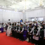 Para jemaah calon haji Aceh Utara menjalani prosesi pemberangkatan di Asrama Haji Embarkasi Banda Aceh, Jumat, 31 Mei 2024. Foto: Humas Aceh Utara