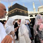 Jamaah haji di Ka'bah. Foto: CNBC Indonesia