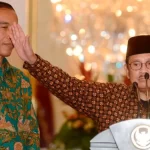 Presiden Joko Widodo dan mantan Presiden BJ Habibie. Foto: Antara
