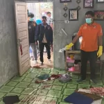 Polisi melakukan olah tempat kejadian perkara dugaan pembunuhan Ramlah di Idi Tunong. Foto: Humas Polres Aceh Timur