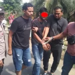 Polisi menangkap AR, terduga pelaku pembunuhan Ramlah. Foto: Humas Polres Aceh Timur