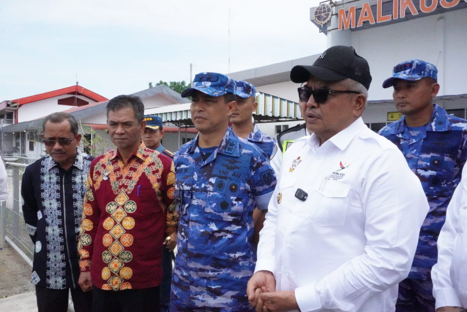 Penjabat Gubernur Aceh Bustami Hamzah meninjau venue cabang olahraga (cabor) aerosport atau dirgantara di Bandara Malikussaleh, Kamis, 27 Juni 2024. Foto: Humas Aceh Utara