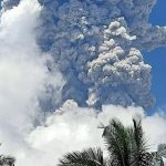 Erupsi gunung Ibu. Foto: Dokumentasi BMKG