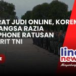 Ratusan prajurit TNI diperiksa telepon seluler atau ponselnya usai apel pagi di Lapangan Jenderal Sudirman Korem 011 Lilawangsa, Banda Sakti, Lhokseumawe, Jumat, 21 Juni 2024. Foto: Youtube/Line1News