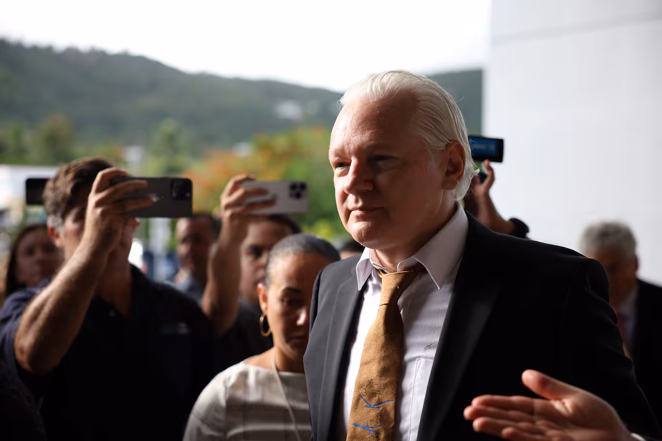 Pembocor ratusan ribu dokumen rahasia militer Amerika Serikat, Julian Paul Assange. Foto: Reuters