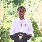 Presiden Joko Widodo alias Jokowi melaksanakan peletakan batu pertama atau groundbreaking pembangunan gedung kantor Bank Tabungan Negara (BTN) di Ibu Kota Nusantara (IKN), Rabu, 5 Juni 2024. Foto: tangkapan layar YouTube Sekretariat Presiden