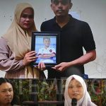 Kuasa hukum keluarga Afif Maulana, Direktur LBH Padang, Indira Suryani bersama YLBHI, KontraS, dan organisasi masyarakat sipil (tergabung dalam Koalisi Masyarakat Sipil Reformasi Kepolisian lainnya) saat menyampaikan update temuan dan proses advokasi kasus terkait di Gedung YLBHI Jakarta, Selasa 2 Juli 2024. Foto: Tempo