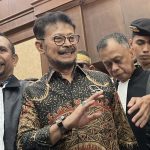 Syahrul Yasin Limpo tiba Pengadilan Tipikor Jakarta, untuk menjalani sidang putusan perkara dugaan pemerasan di lingkungan Kementerian Pertanian. Foto: Kompas.com