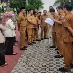 Sekda T Adnan sidak di kantor Setdako Lhokseumawe, Senin, 8 Juli 2024. Foto: Humas Pemerintah Kota Lhokseumawe