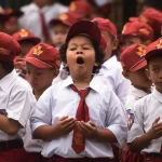 Ilustrasi siswa pada hari pertama masuk sekolah. Foto: rappler.com