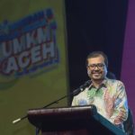 Penjabat Sekda Aceh Azwardi mewakili Penjabat Gubernur Aceh Bustami Hamzah, membuka Pameran dan Bazar Produk UMKM yang dipusatkan di Halaman Kantor Bupati Aceh Utara, Lhoksukon, (5/7/2024). Foto: Humas Pemerintah Aceh