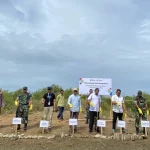 Pertamina Krueng Raya dan Human Initiative Aceh menggelar penanaman seribu bibit bakau di Mangrove Park Lampulo, Kecamatan Kuta Alam, Banda Aceh, Rabu, 31 Juli 2024. Foto: Istimewa