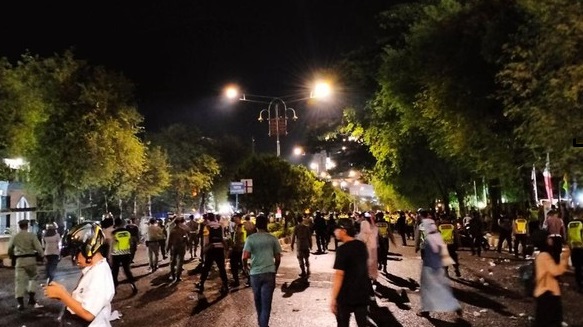 Demo mahasiswa di DPRA dibubarkan paksa foto detikcom