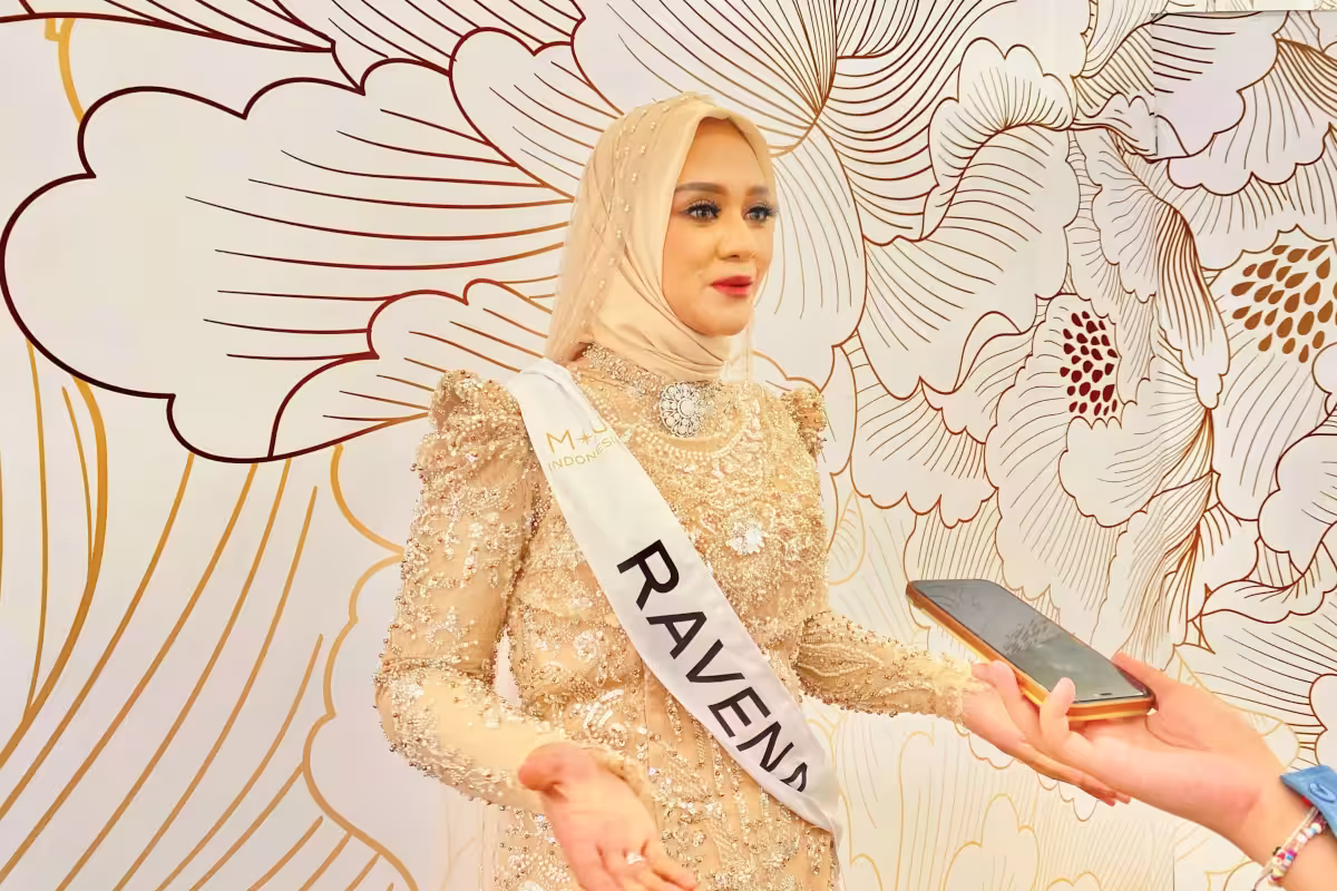 Tampil Berhijab, Wakil Aceh Ravena Wulandari Lolos Top 16 Miss Universe Indonesia 2024