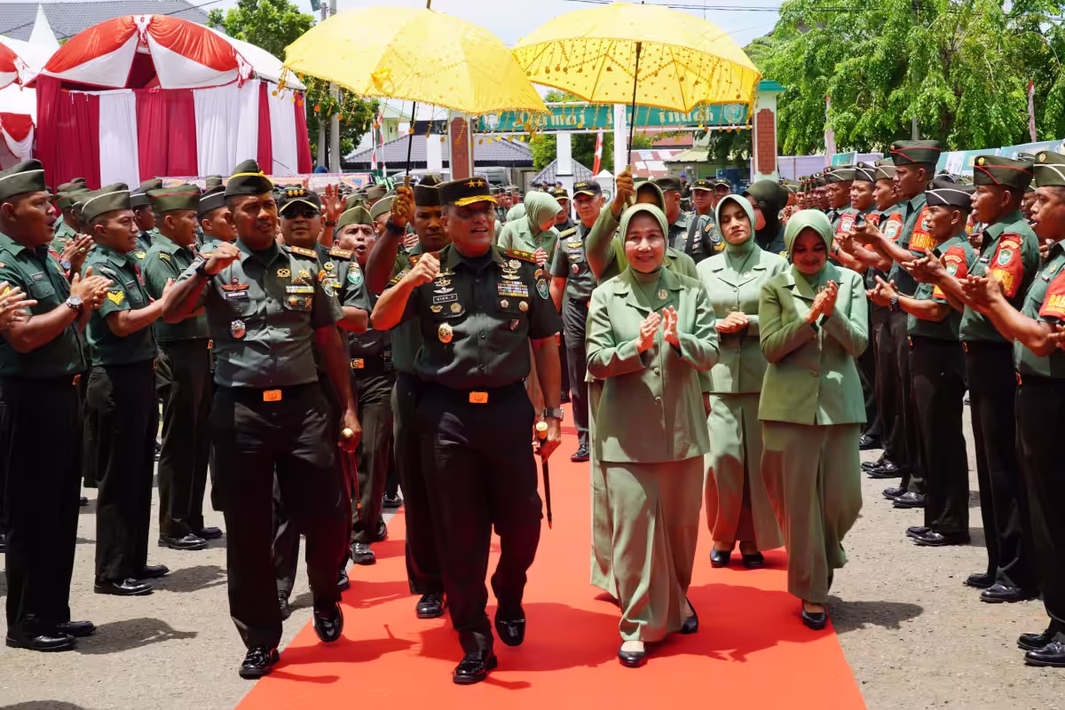 Panglima Kodam Iskandar Muda Mayjen Niko disambut para prajurit di jajaran Korem 011 Lilawangsa, Lhokseumawe, Rabu, 7 Agustus 2024. Foto: Istimewa