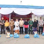 Program Gerakan Pangan Murah di Lapangan Sanggarmara Kecamatan Lut Tawar, Selasa, 20 Agustus 2024, dibuka langsung oleh Pelaksana harian Sekretaris Daerah Aceh Tengah Erwin Pratama. Foto: Line1.News/Roni Juanda