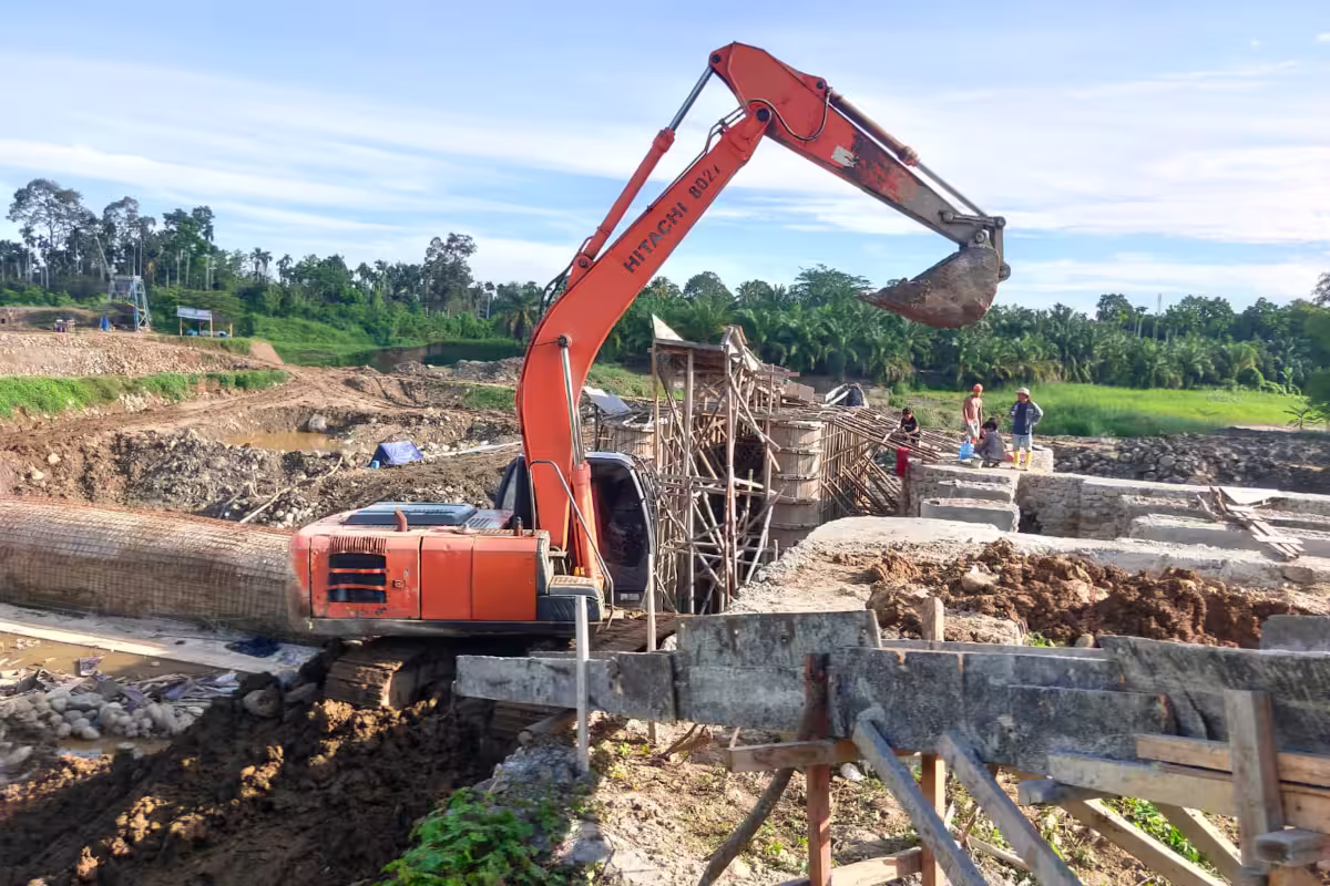Proyek Rehabilitasi Irigasi Krueng Pase Lamban, Ribuan Petani Terancam Hilang Pendapatan