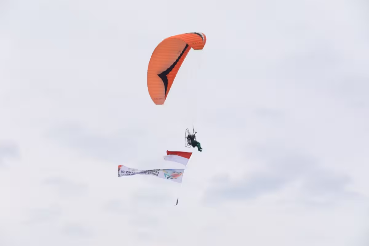 atlet paramotor