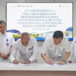 Penandatanganan Perjanjian Kerja Sama penyedian kaki palsu antara RSUZA dengan Baitul Mal Aceh, di Aula Multaman I RSUZA Banda Aceh, Rabu, 31 Juli 2024. Foto: Istimewa