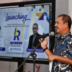 Pj Wali Kota Banda Aceh Ade Surya meluncurkan sekaligus membuka Pelatihan Model Bisnis Reinvestasi Pengembangan Usaha Badan Usaha Milik Desa/Gampong (BUMDes/BUMG), Kamis, 26 September 2024. Foto: Humas Pemko Banda Aceh