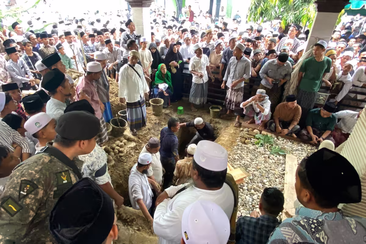 Allahuyarham Tu Sop Dimakamkan dalam Kompleks Dayah Babussalam Al Aziziyah Jeunib