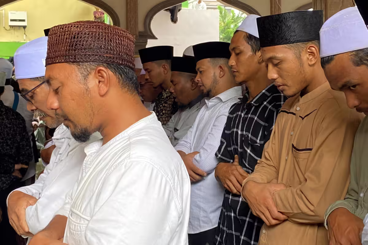 Sejumlah Ulama Aceh Salatkan Jenazah Tu Sop di Dayah Babussalam Jeunib