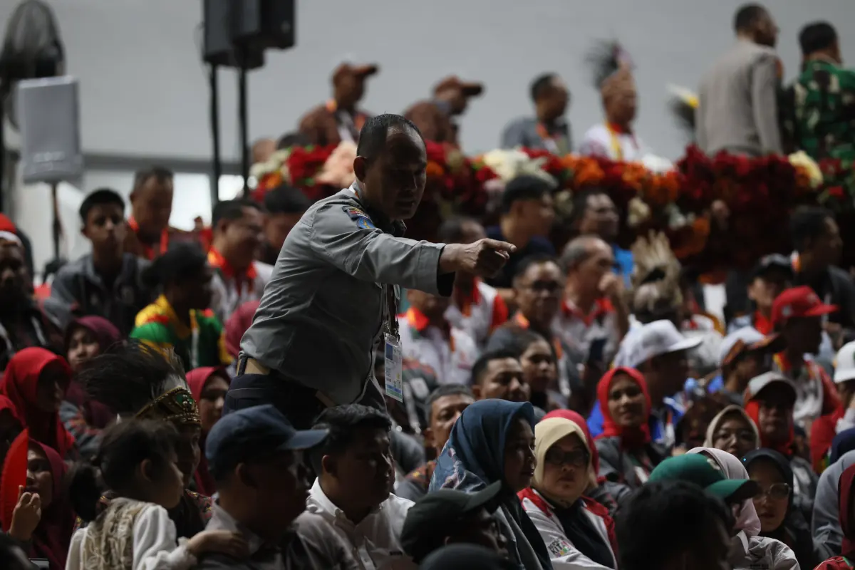 14.500 penonton dan tamu undangan memadati Stadion Harapan Bangsa. Foto: Adi G for Line1.News