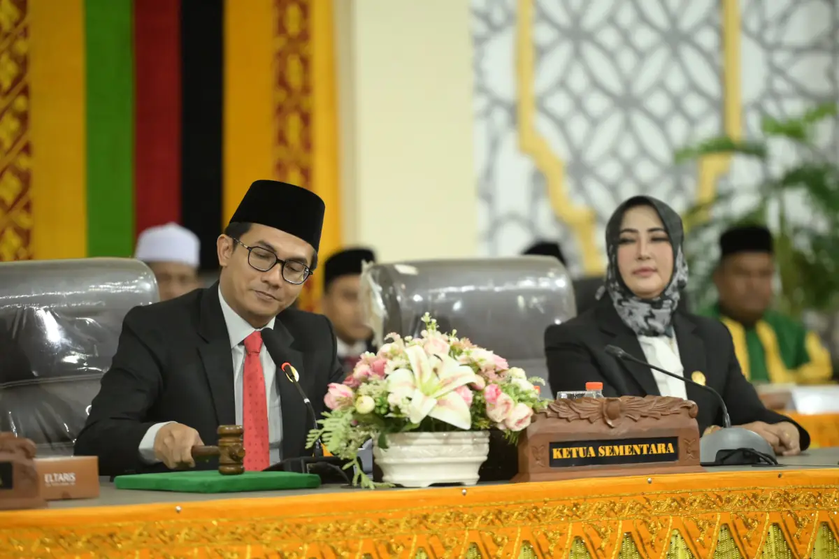 Ketua DPRK Banda Aceh Sementara, Irwansyah, ST dan Wakil Ketua DPRK Sementara Eviaty Z, AMd. Foto: Humas DPRK Banda Aceh