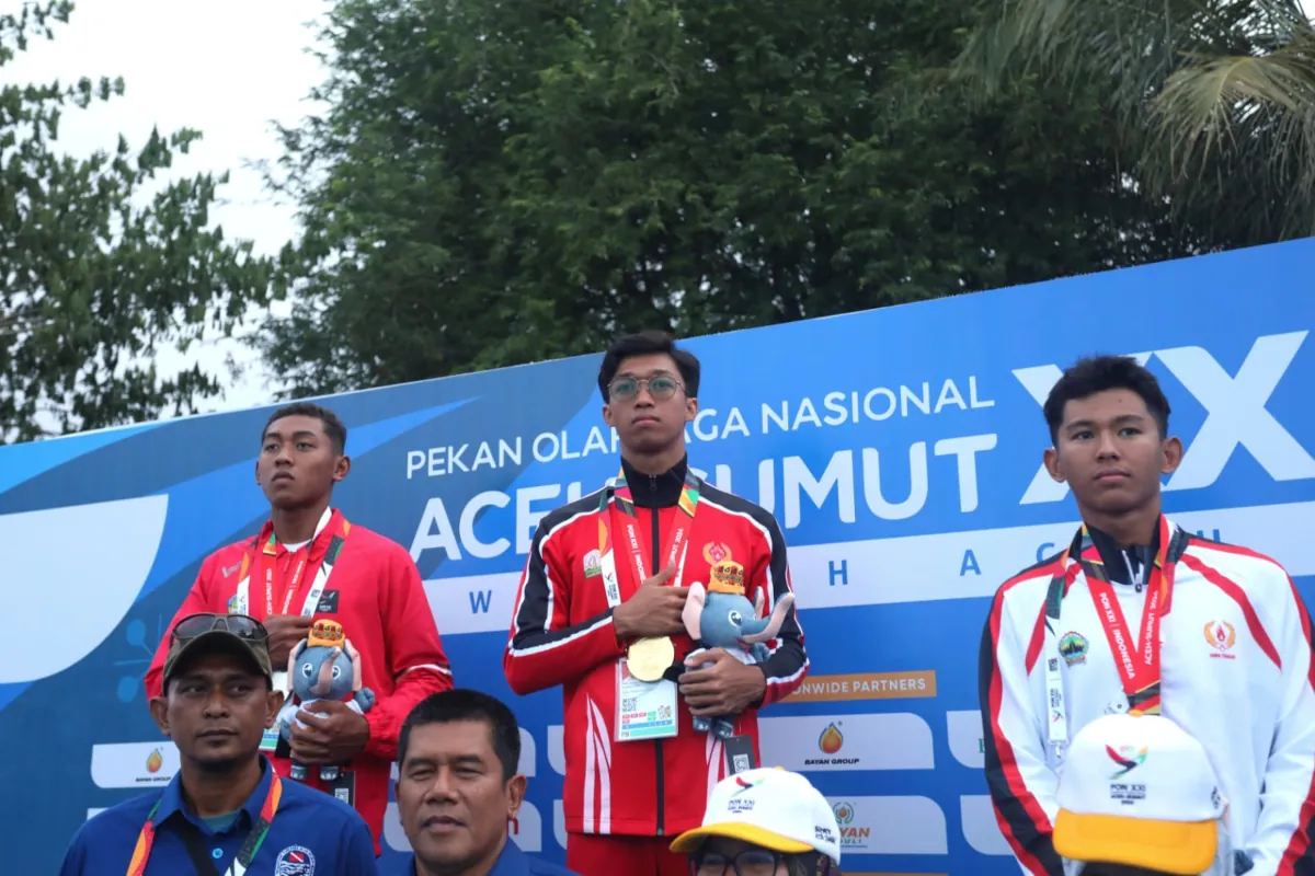Muhammad Iqbal bersama I Made Arya Suryantara dari Bali dan Steven Stanley Adriano dari Jawa Tengah. Foto: Istimewa