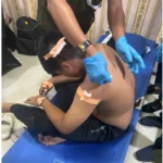 Petugas medis merawat salah seorang korban insiden tertimpa kaca GOR yang pecah, Rabu, 18 September 2024. Foto: Istimewa