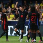 Selebrasi Robert Lewandowski dkk di laga La Liga antara Villarreal vs Barcelona, Minggu (22/9/2024). Foto: AP Photo/Alberto Saiz