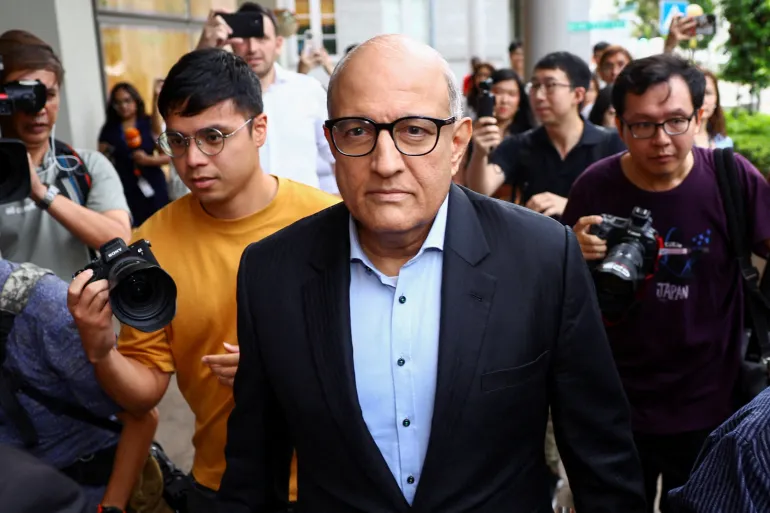 S Iswaran saat tiba di Pengadilan Singapura. Foto: Reuters
