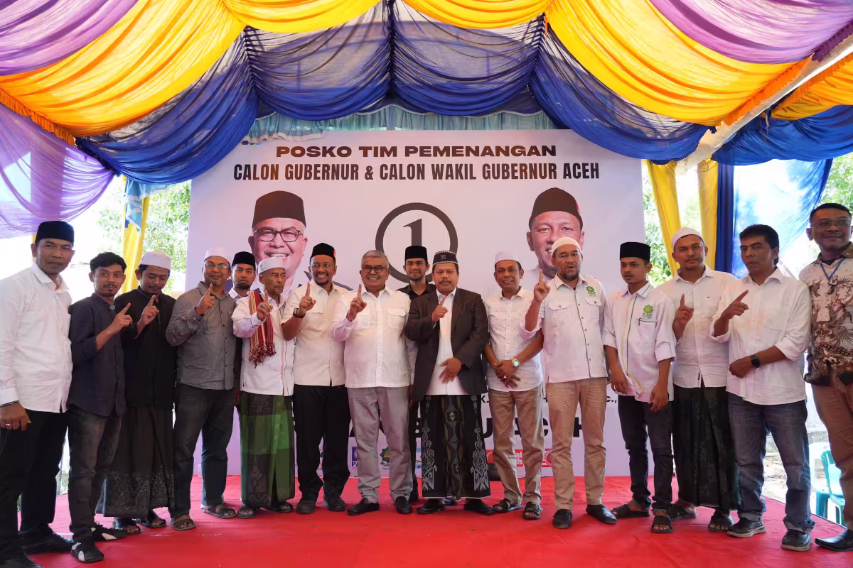 Para relawan dan ketua partai pengusung. Foto for Line1.News