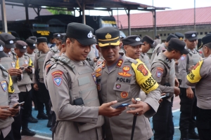 Kapolres Asel Cek HP