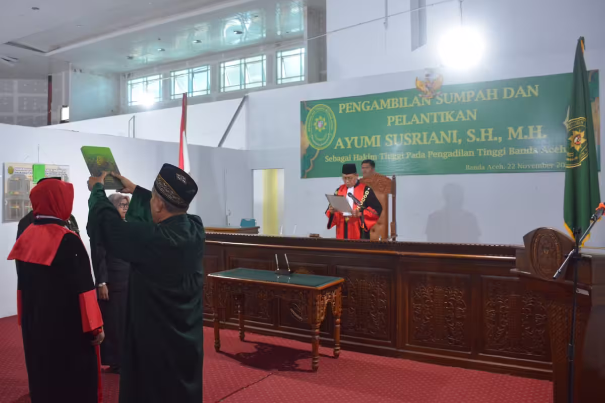 Ketua PT Banda Aceh Suharjono melantik hakim tinggi