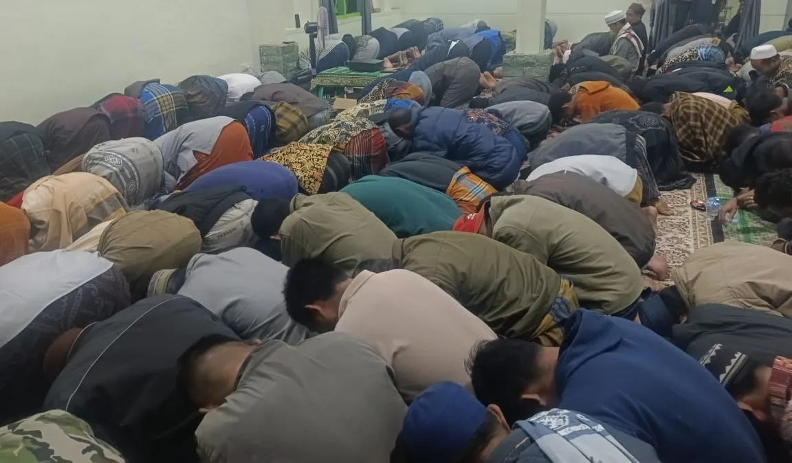 Pendukung Suhaidi Maliki sujud syukur