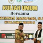 Rektor IAIN Lhokseumawe bersama Marwan Dasopang