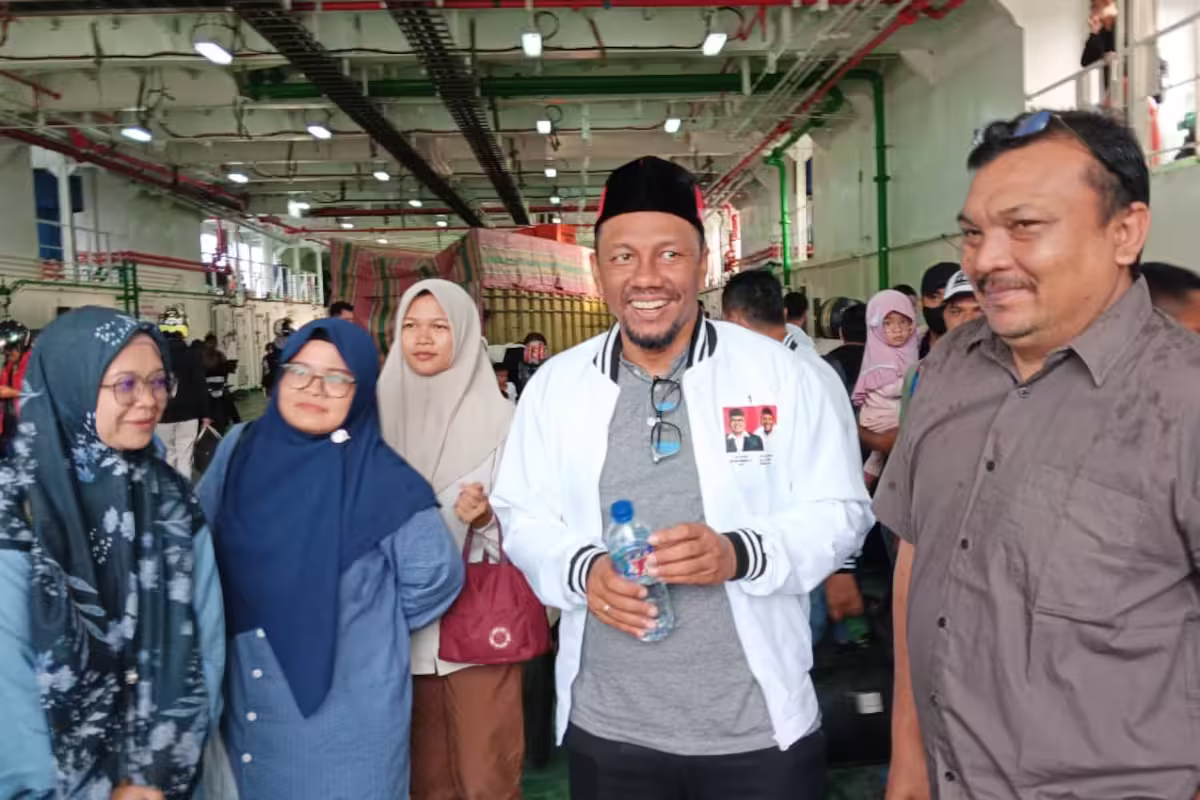 Syeh Fadhil di kapal aceh hebat