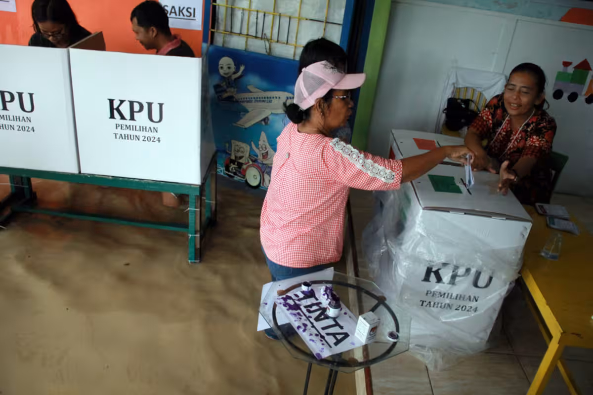 nyoblos di tengah banjir