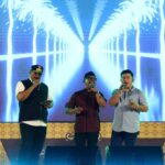 Safrizal dan Almuniza bernyanyi bersama Rafly