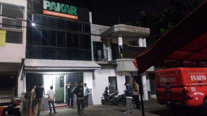 kantor redaksi pakuan raya dibakar