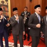 Mayor Teddy Menlu Sugiono Nyanyi Lagu India