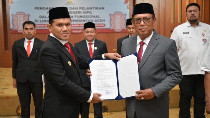 Dek Fad serahkan SK Penunjukan Alhudri