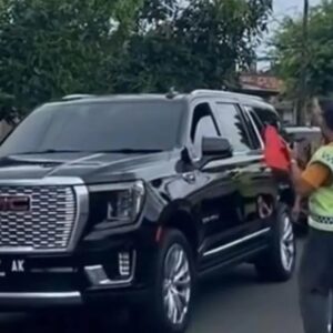 Mobil GMC digunakan Gus Iqdam